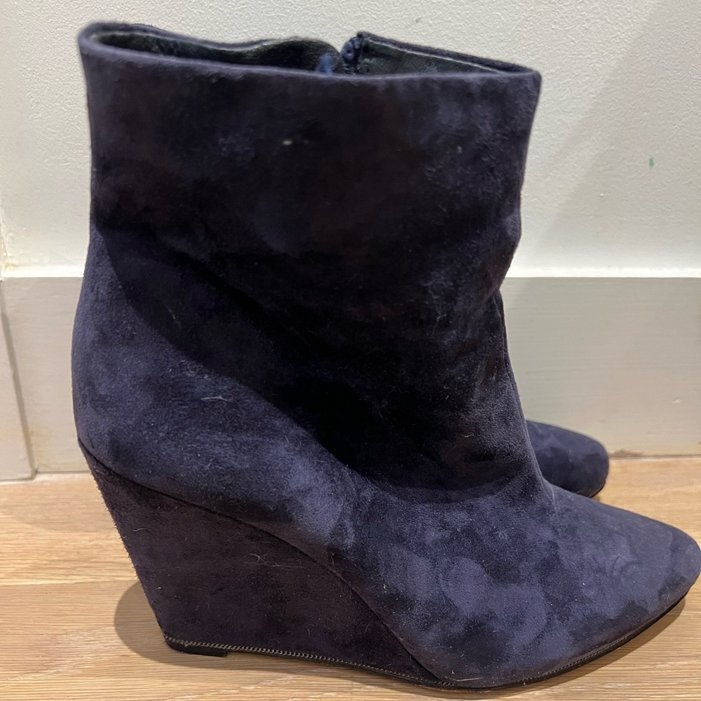 Vince Camino hidden Wedge Navy boots. Size 7. Excellent condition